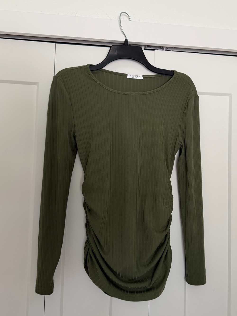 Ekouaer Olive Ruched Long-Sleeve Women's Top